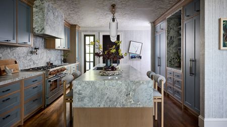 kitchen with wallpaper