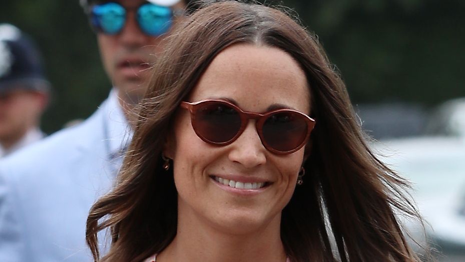  Pippa Middleton&#039;s mint green off-shoulder dress is beautiful. Seen here she attends Men&#039;s Final Day at the Wimbledon 2019 Tennis Championships