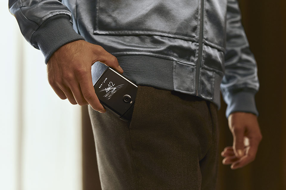 Hands on: Motorola razr review: a foldable phone you will want to buy