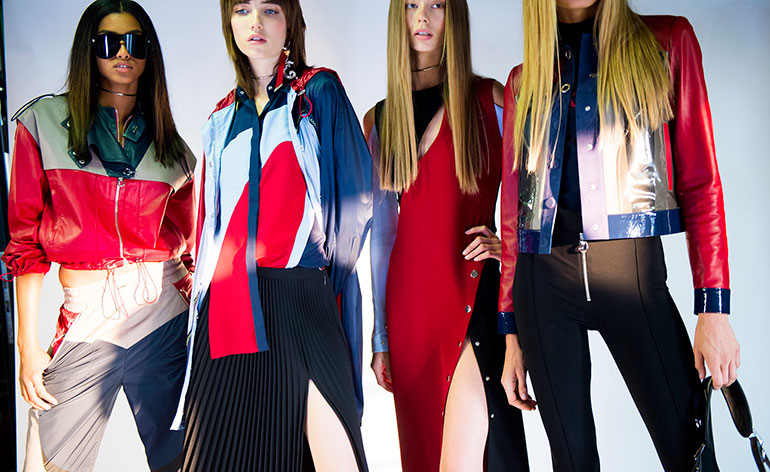 Sporty wear with tight scuba leggings and nylon printed coats