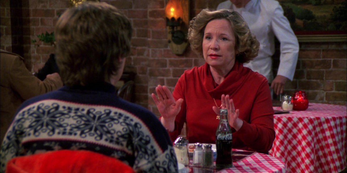 That &#039;70s Show Debra Jo Rupp, gesturing to Topher Grace to calm down at dinner