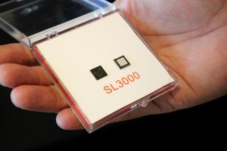 A closeup view of the “chip”—it measures a mere 7 x 7-mm and consumes less than 200 milliwatts of power.