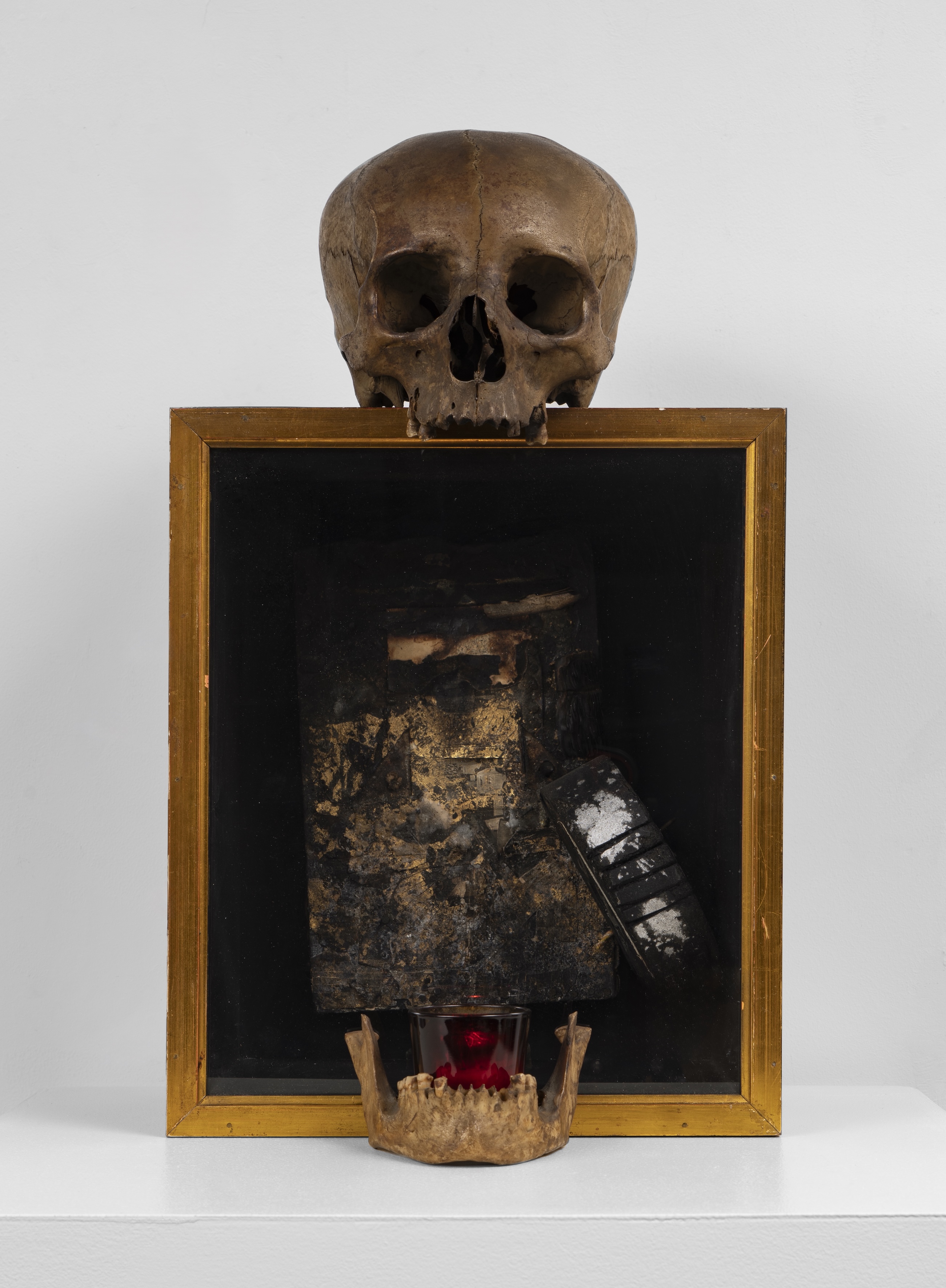 skull and picture, part of &amp;lsquo;Horror&amp;rsquo; exhibition at Spr&amp;uuml;th Magers Los Angeles