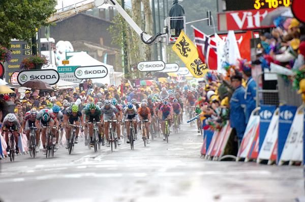 The Tour's sprinters vie for a stage win at the conclusion to stage 11.