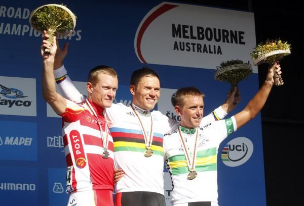 Podium (L-R): Matti Breschel (Denmark), Thor Hushovd (Norway), Allan Davis (Australia).