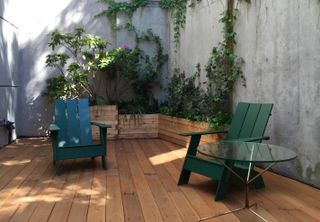 a minimalist garden setup in your shady garden spot