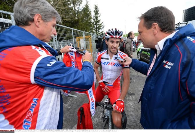 Dani Moreno (Katusha) talks to the press