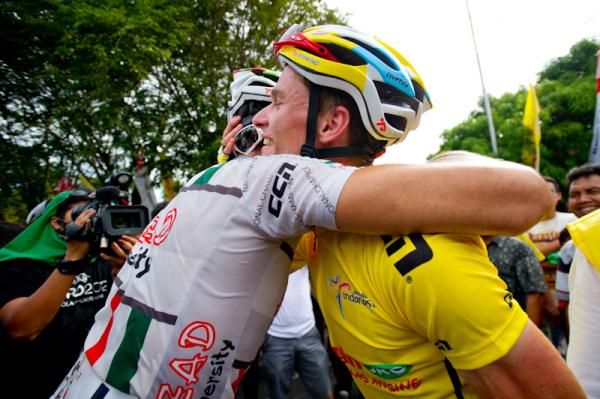 Oscar Pujol (Azad University Cross Team) celebrates keeping the yellow jersey