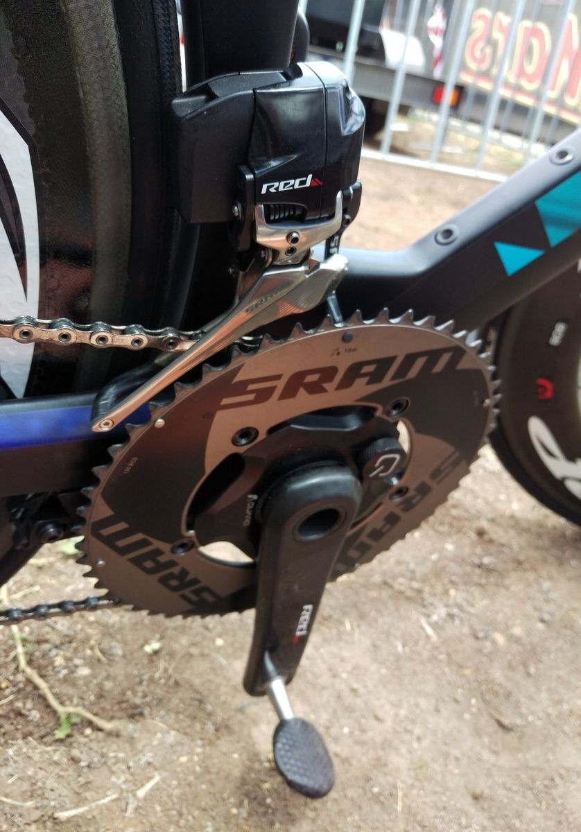 Cromwell opted for the SRAM eTap on her Speedmax CF SLX