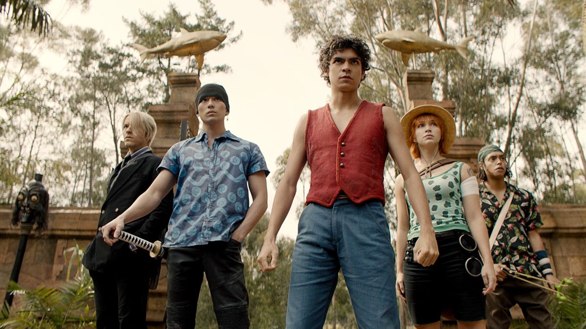 Main One Piece cast, from left to right: Sanji (Taz Skylar), Roronoa Zoro (Mackenyu Arata), Monkey D. Luffy (Iñaki Godoy), Nami (Emily Rudd), and Usopp (Jacob Romero Gibson)