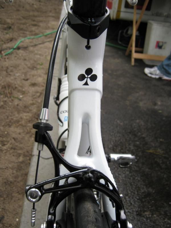 The clover leaf proves it's a Colnago
