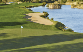 INFINITUM lakes course pictured
