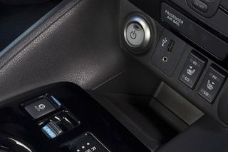 Nissan Leaf controls