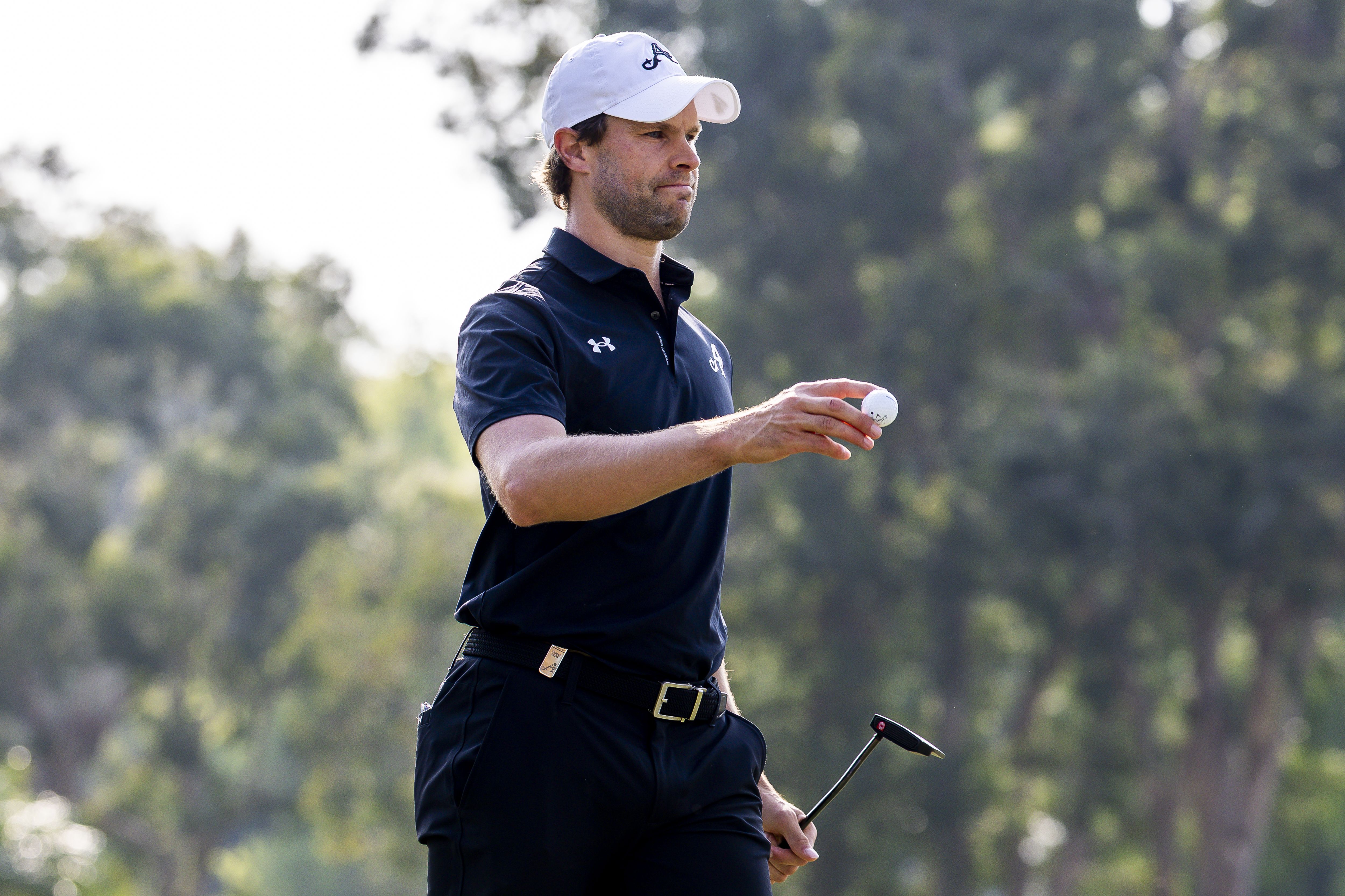 Thomas Detry waves to the crowd