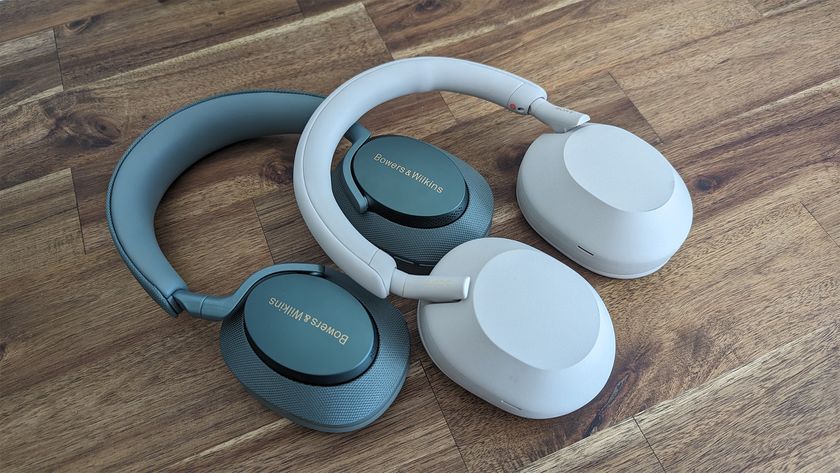 Noise cancelling headphones: Bowers &amp; Wilkins Px7 S2e