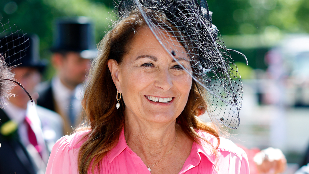 Carole Middleton vient d'être aperçue portant l'une des robes de Kate Middleton