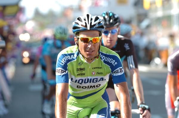Ivan Basso (Liquigas) kept out of trouble