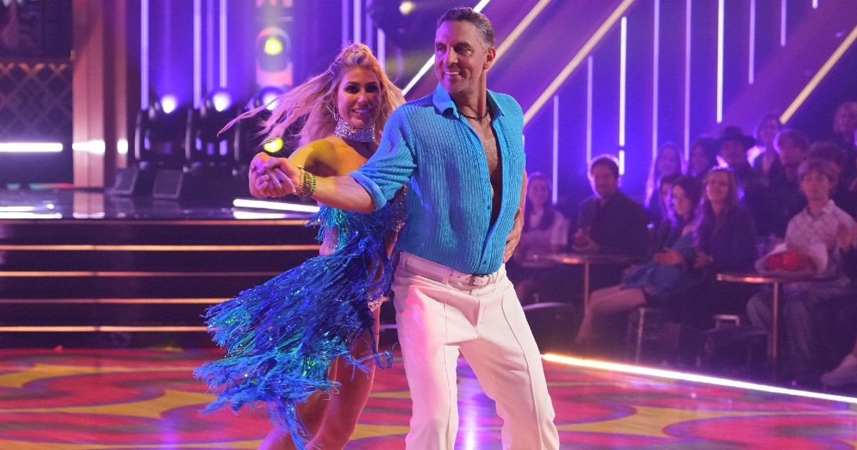 Emma Slater and Mauricio Umansky doing the Jive on Dancing With the Stars Season 32 premiere.