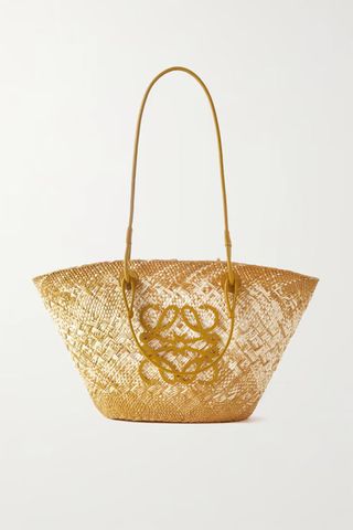 An image of the Loewe x Paula's Ibiza baket bag