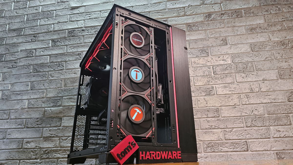 Lian Li's New Case Fans Have a Built-In LCD, RGB, and Infinity Mirrors