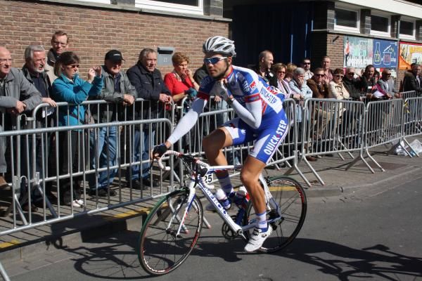 Andreas Stauff (Quick Step) rides to the start.