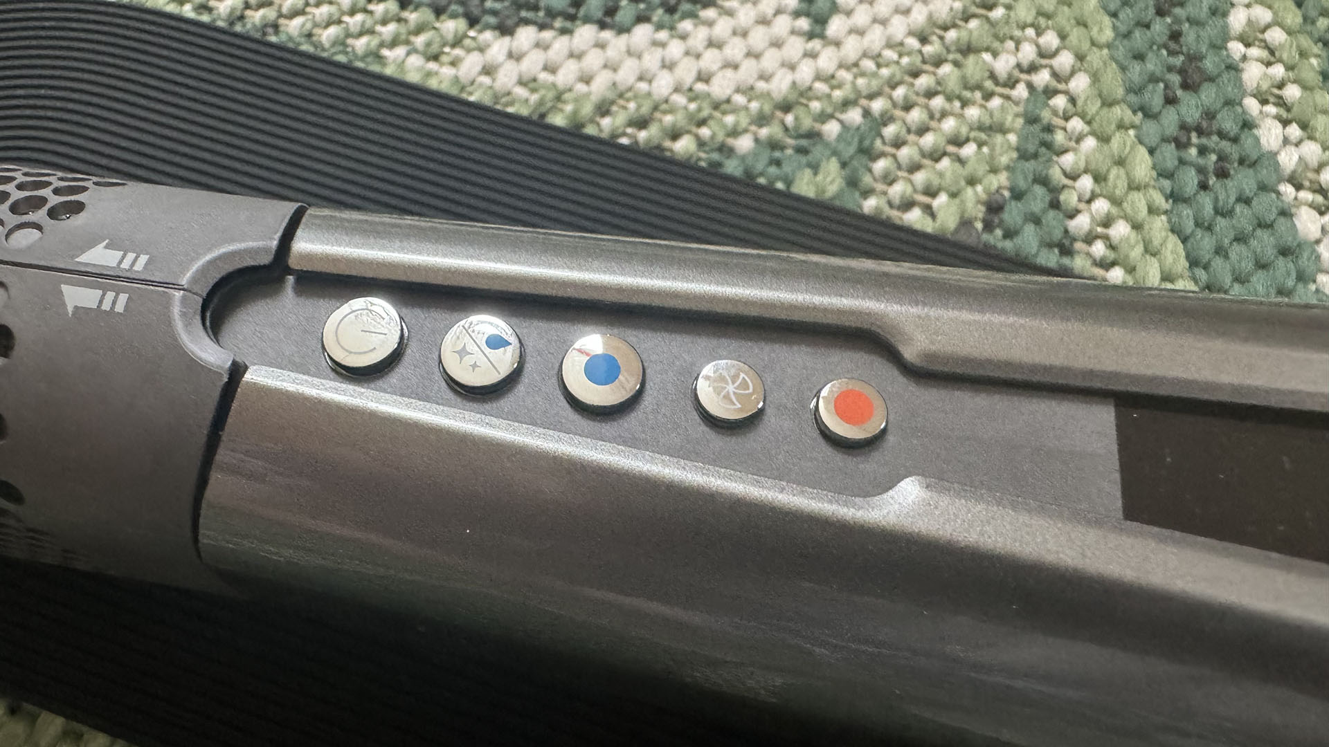 Close of of control buttons on Dyson Airstrait