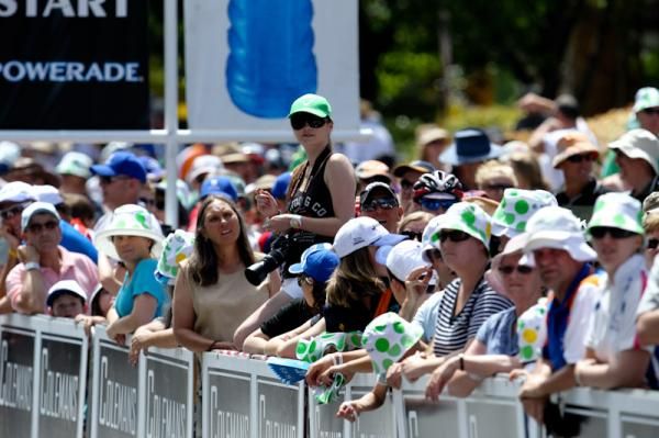110,000 was the official crowd figures for stage 2