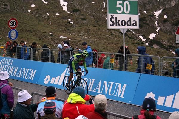 Vicenzo Nibali reaches the Tre Cime finish.