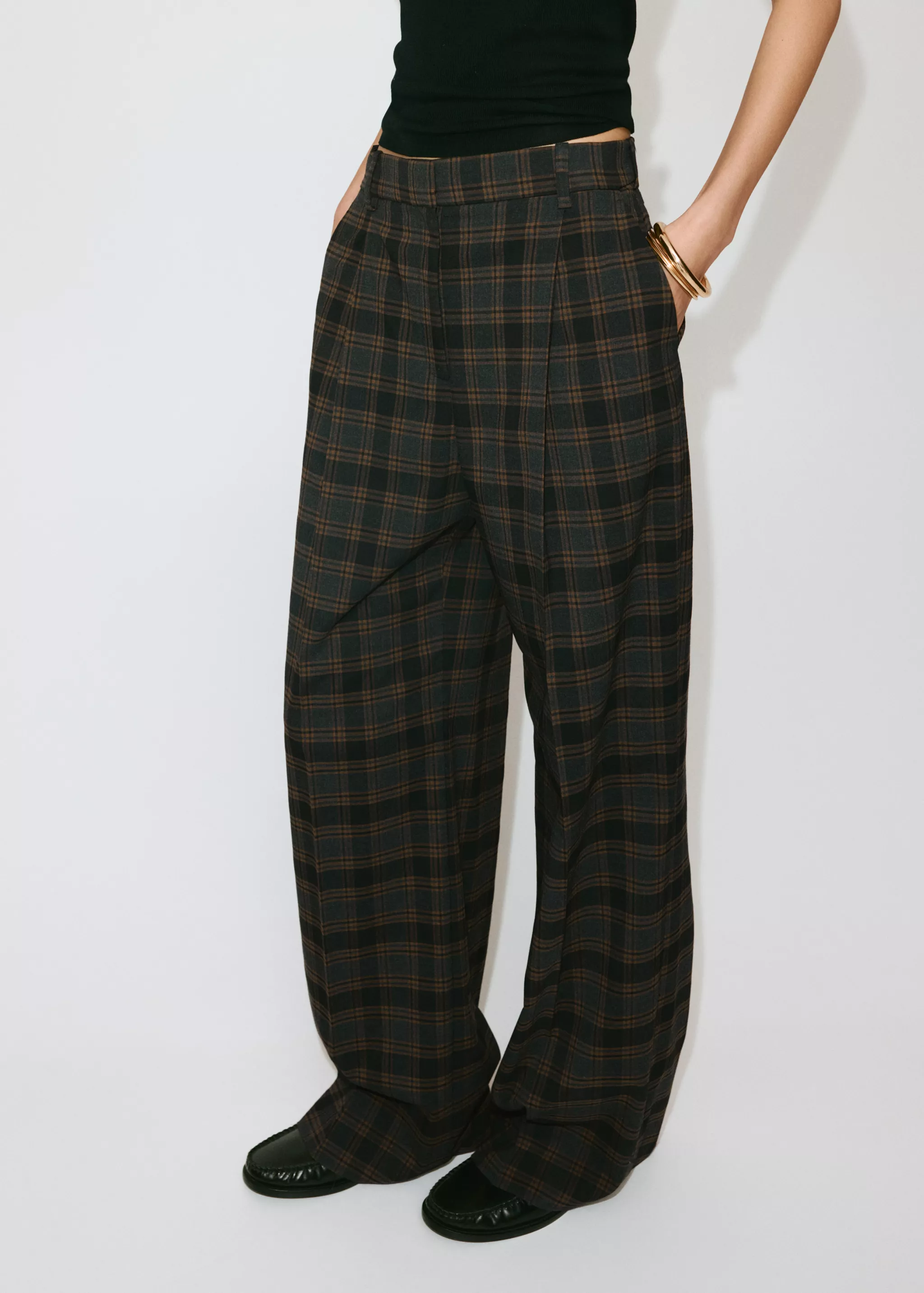 Straight-Fit Pleated Pants - Women | Mango Usa