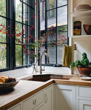 Cozy cottage kitchen