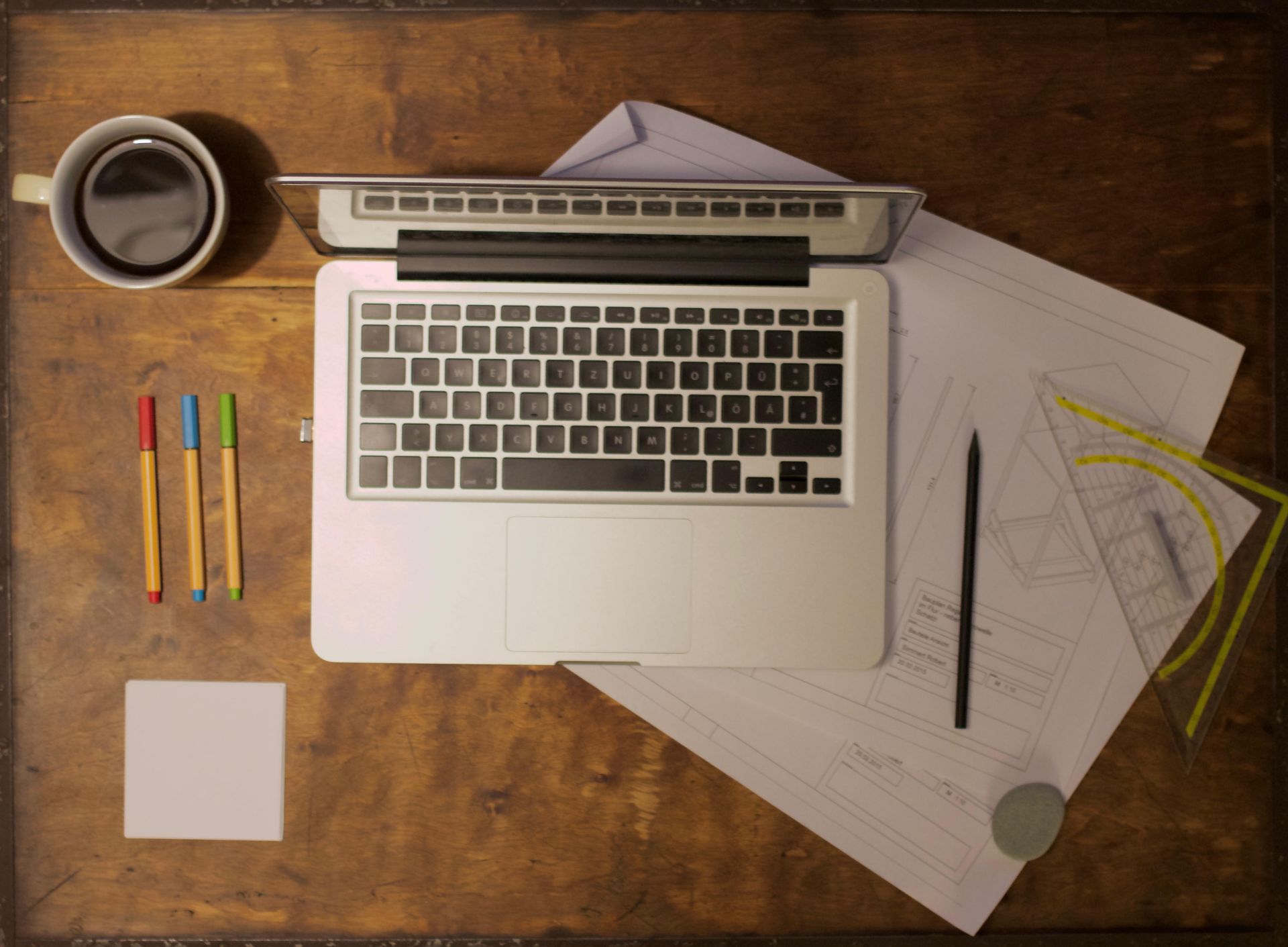 how to clean a laptop keyboard overhead