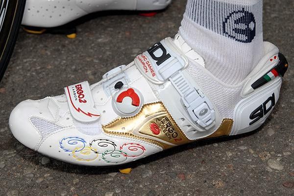 Shoes of Olympic Champion Samuel S&aacute;nchez (Euskaltel-Euskadi)