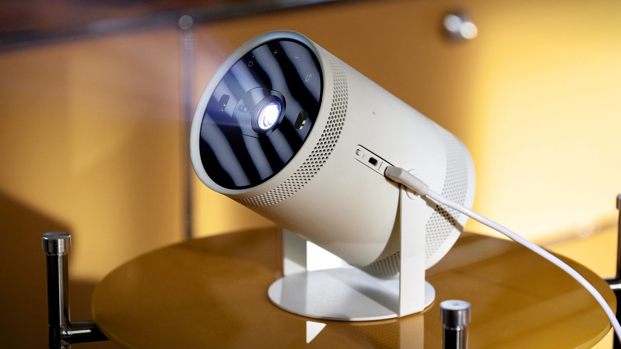 Samsung Freestyle projector CES 2022