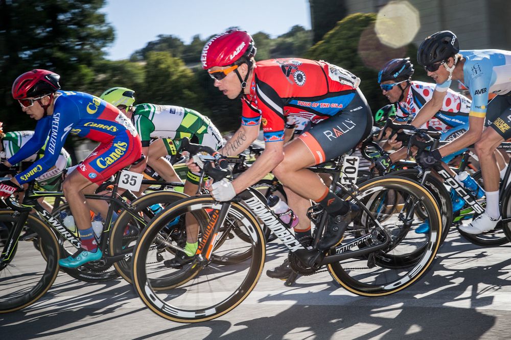 Evan Huffman (Rally) tays protected in the bunch.
