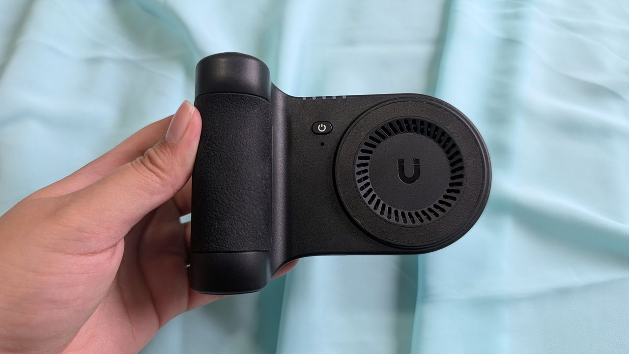 KraftGeek PowerShutter power bank stand