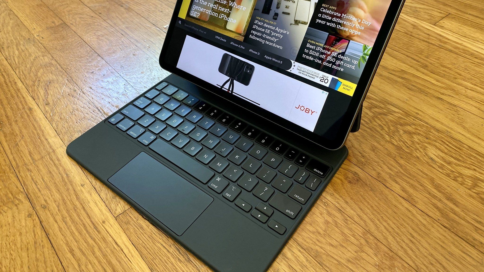 iPad Pro dengan Keyboard Ajaib