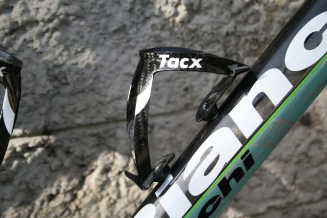A pair of Tacx Uma Carbon bidon cages