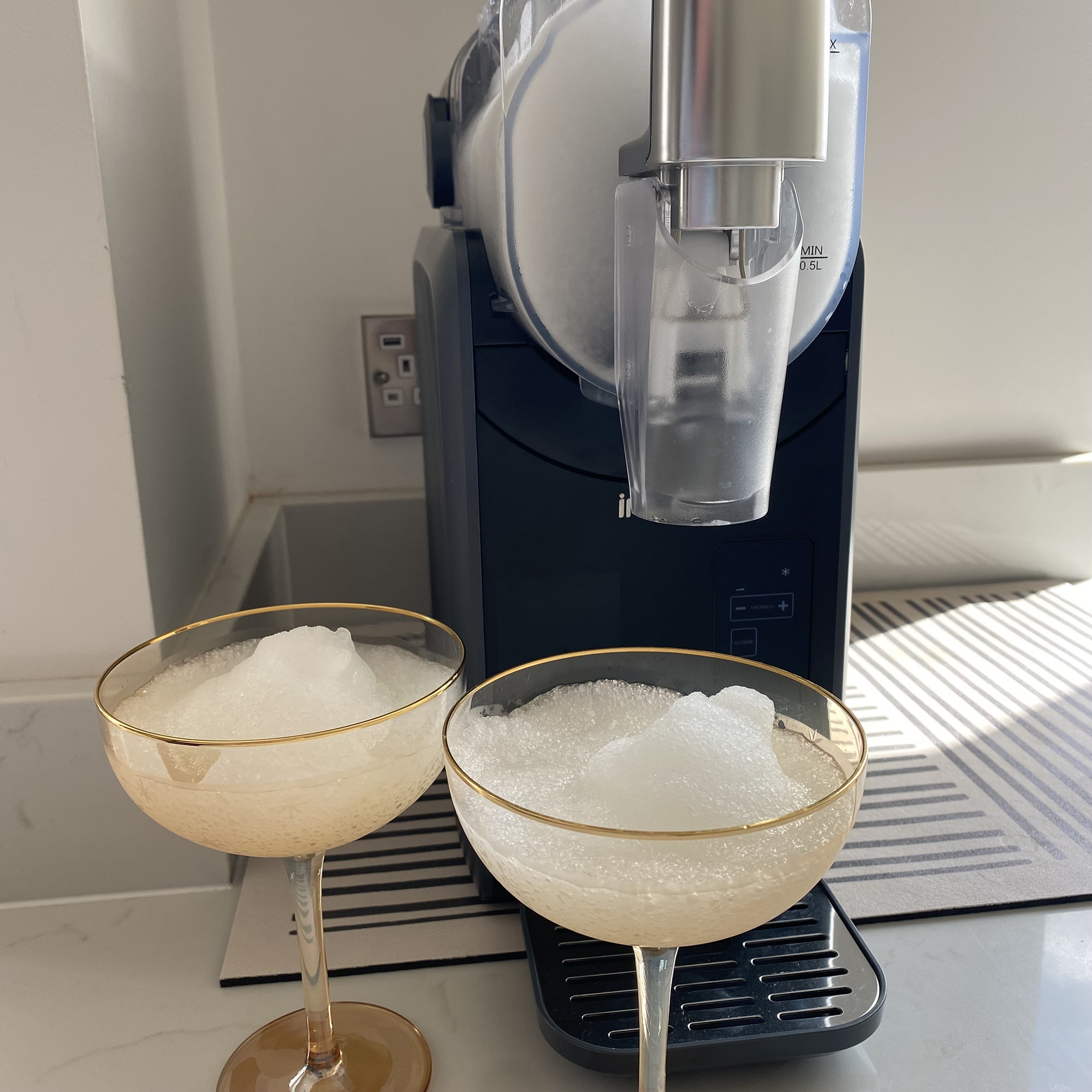 Testing the Inoviva slushie maker at home 