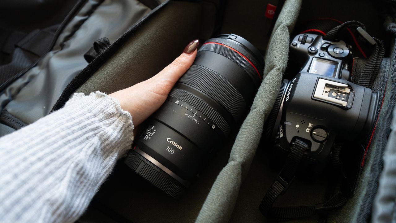 Canon RF 100mm f2.8L IS USM macro lens
