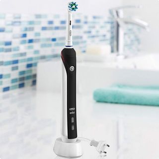 best-electric-toothbrush-oral-b-pro-2-2500n