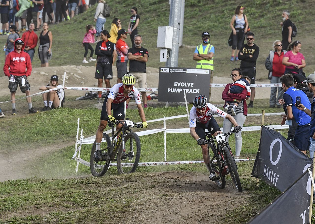 Mathias Flueckiger (Switzerland) leading Nino Schurter (Switzerland)
