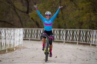 Courtenay McFadden takes the UCI Elite Women's win at Resolution Cup