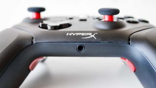 The headphone jack and rear buttons on the HyperX Clutch Gladiate