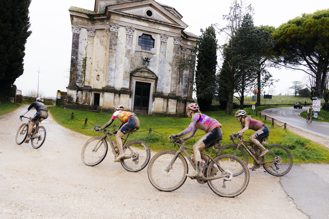 Elite women on the 180km route