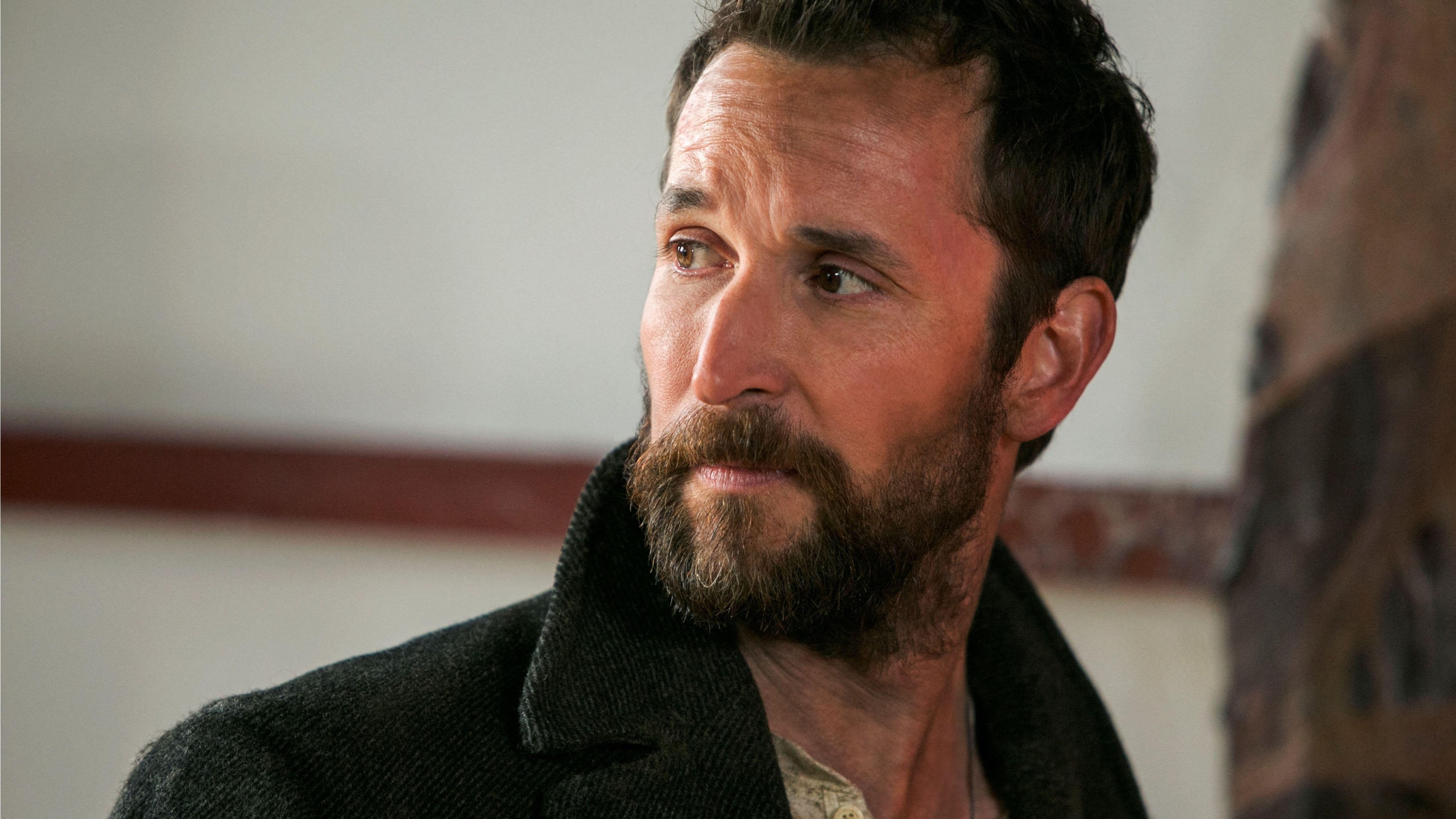 A close-up of Tom Mason (Noah Wyle) in a scene from "Falling Skies"