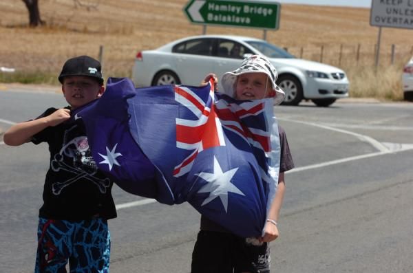 Australian fans were numerous, though some were kept away by the hot temperatures and winds on stage of the Tour Down Under.