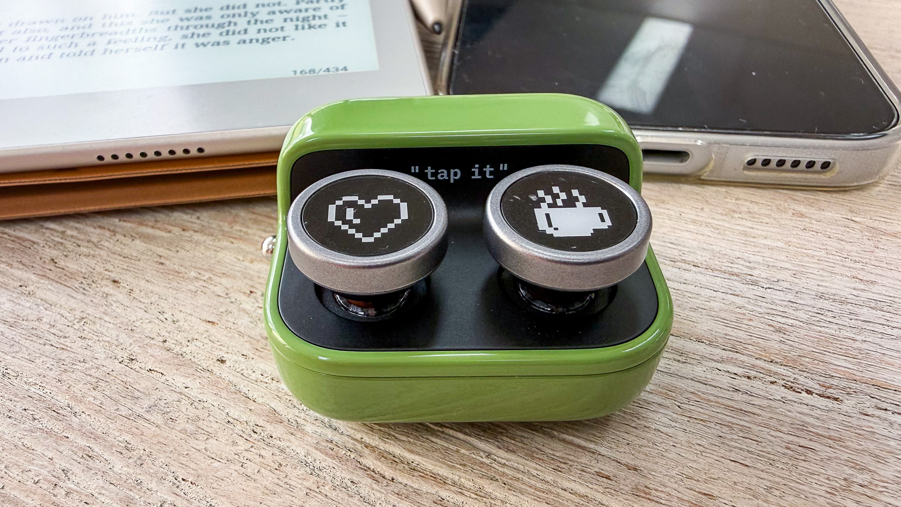 Boox Tappy ereader page turner with two round buttons