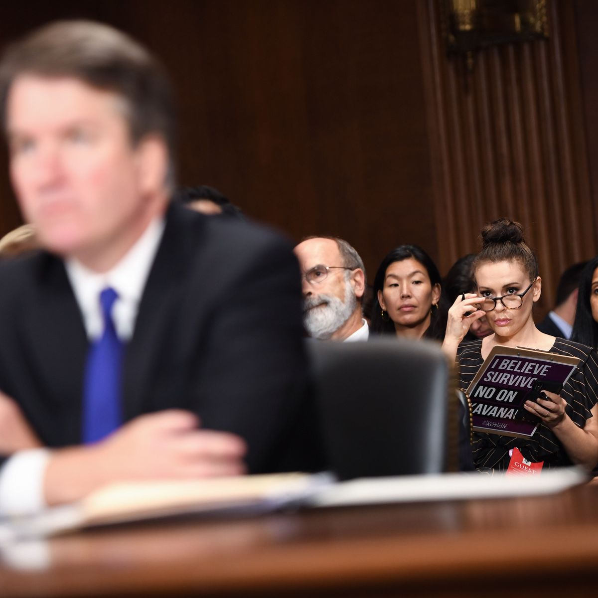 Alyssa Milano and Brett Kavanaugh's Viral Photo From His Hearing Is ...