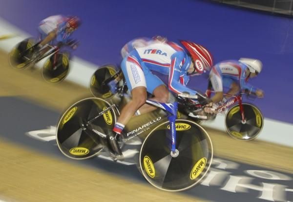 Russia in the men's 4,000m team pursuit qualifying round