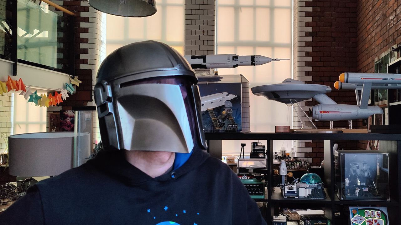 Denuo Novo The Mandalorian Helmet
